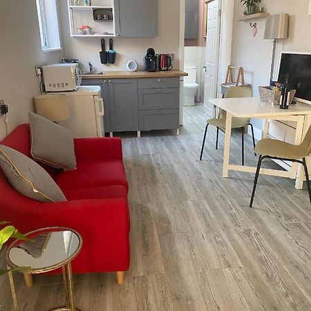 Hugo Mews Bright Studio Apartment 브레이 외부 사진