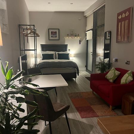 Hugo Mews Bright Studio Apartment 브레이 외부 사진